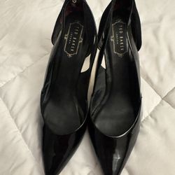 OfferUp Ad for Ted Baker Black Heels – Size 10.5