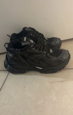 balenciaga runners black