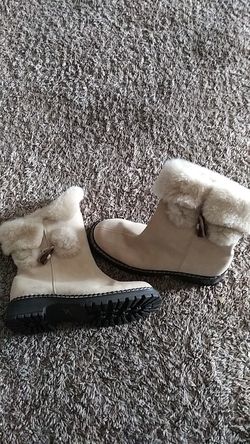 Woman boots. S.7