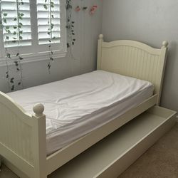 Potterybarn Twin Bed With Trundle  