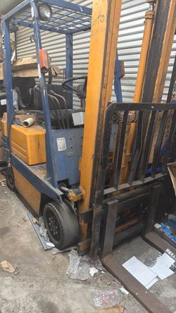 Fork lift