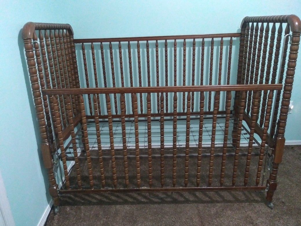 Baby crib