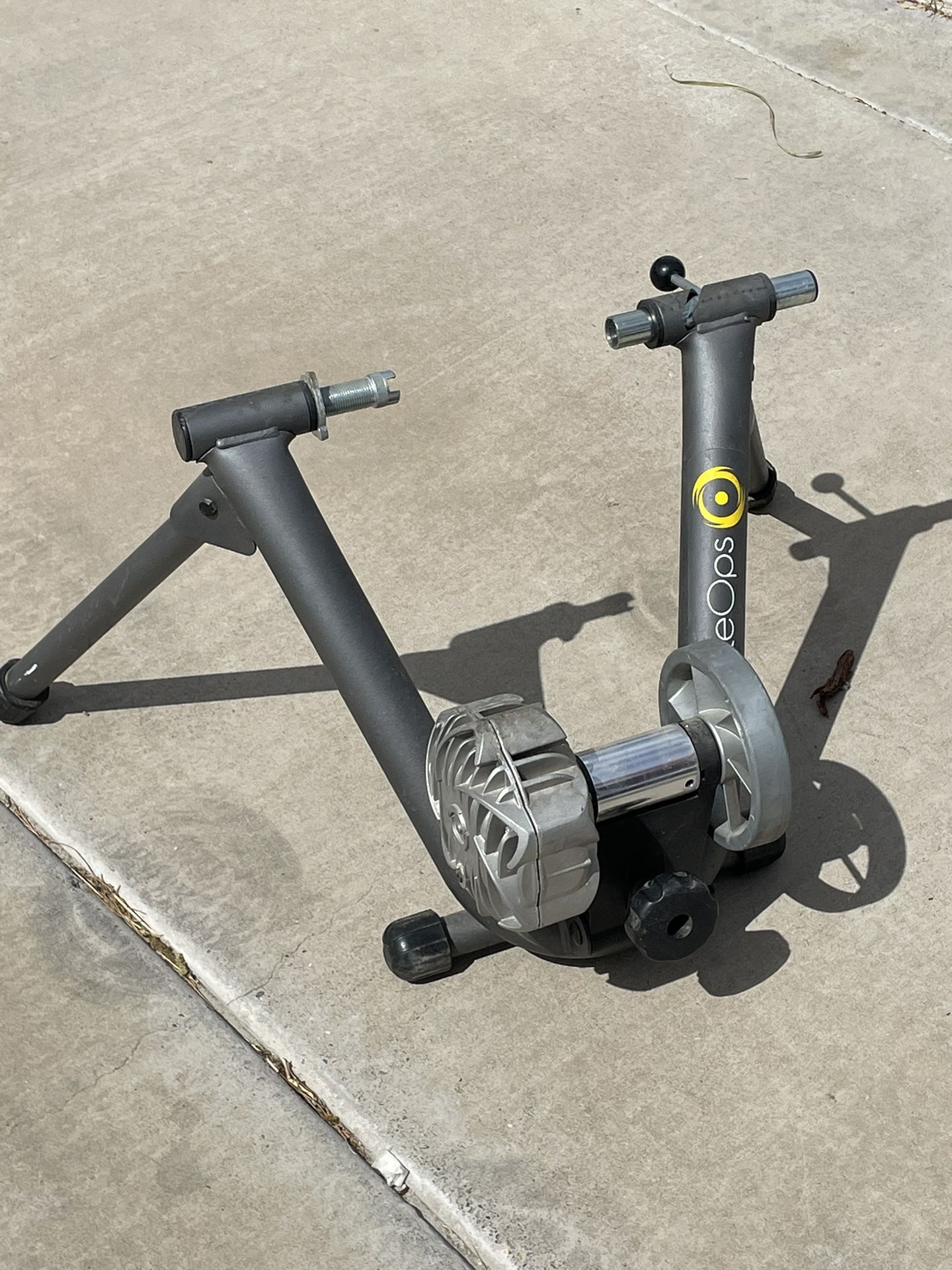 CycleOps Fluid2 Trainer