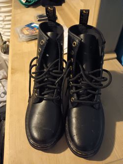 Dr Martens Boots Size 6 