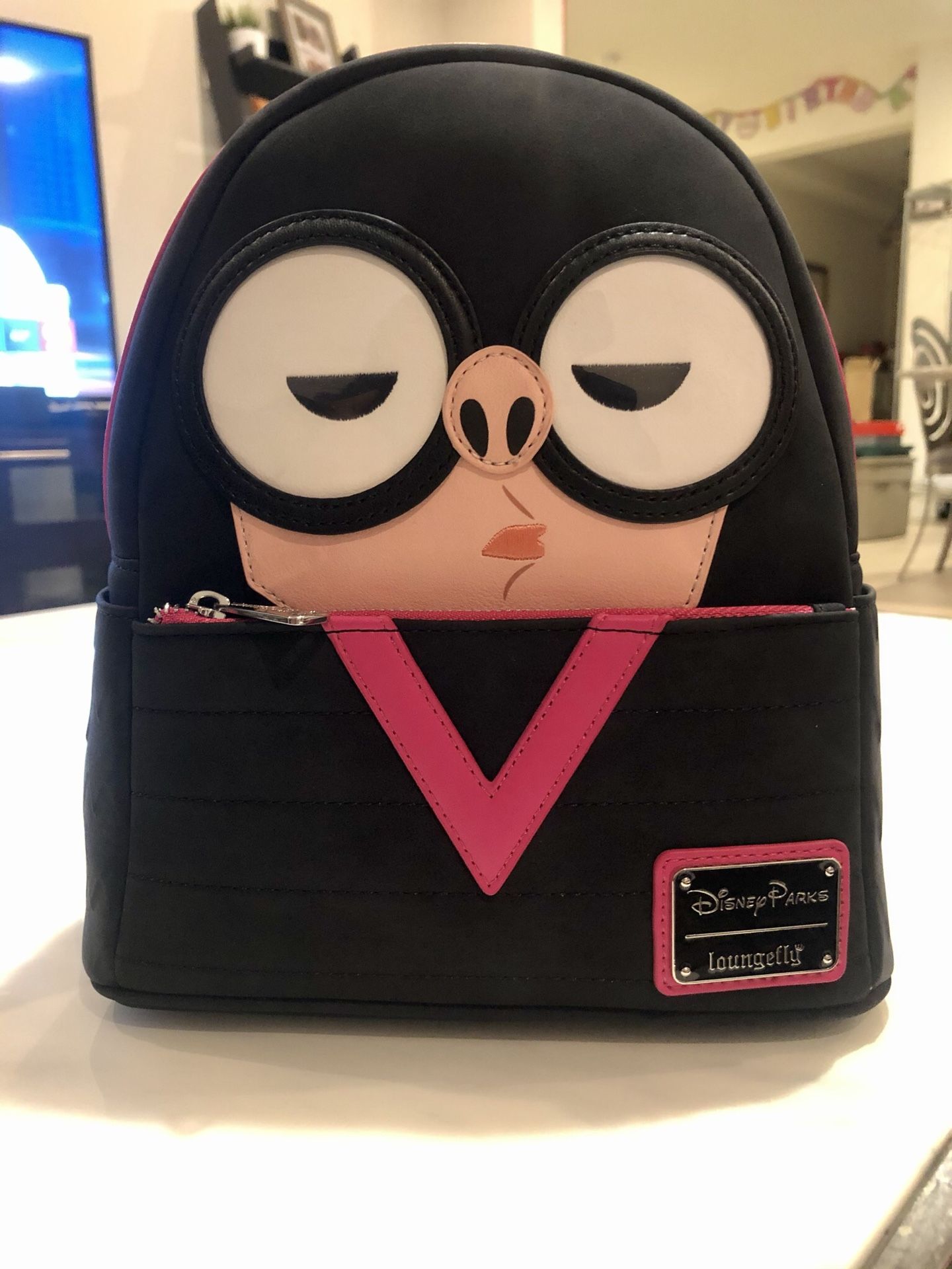 NWT Disney Loungefly incredible d "Edna Mode"back pack