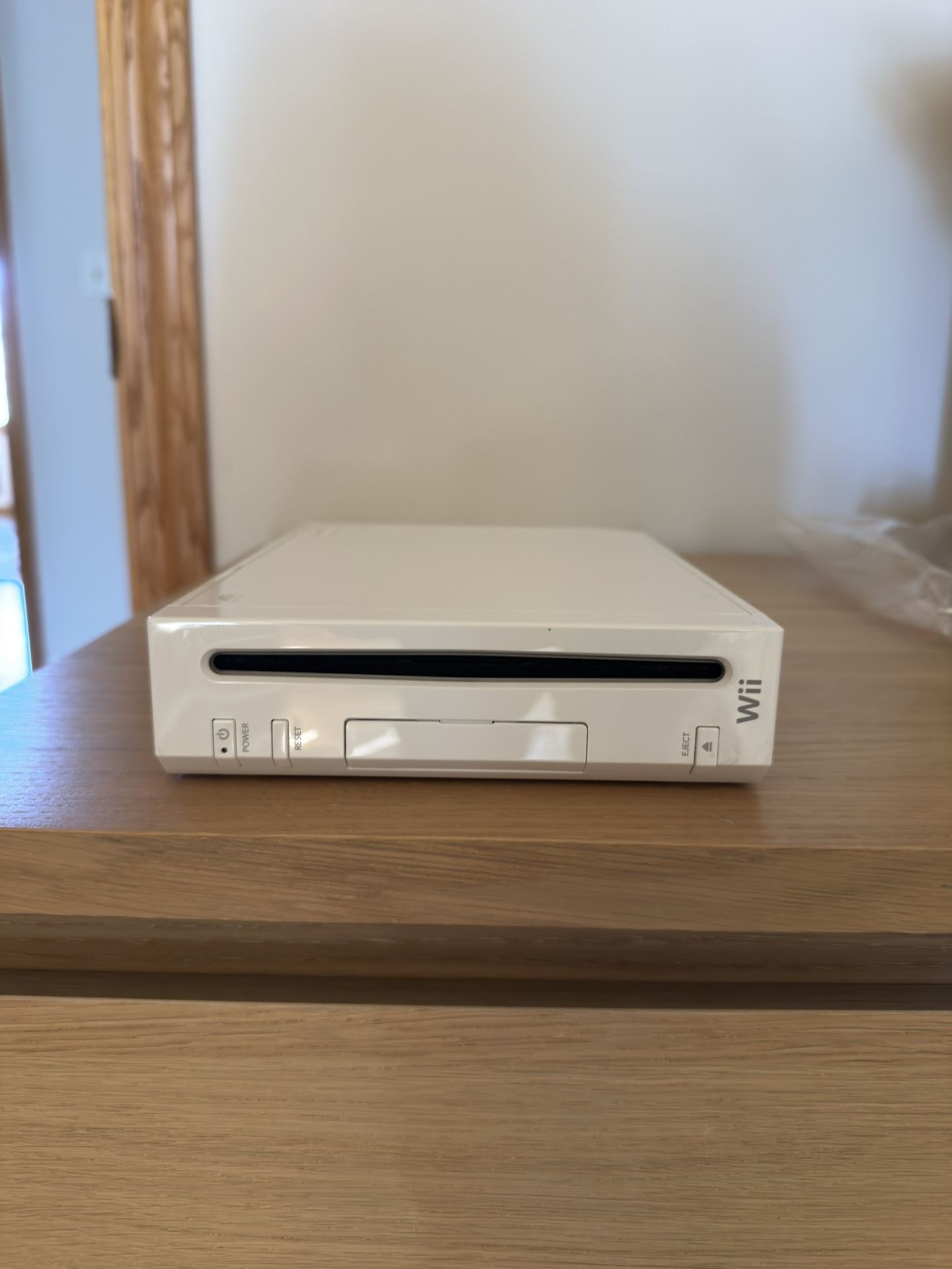 Wii Game Console w/accessories