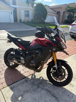 Yamaha FJ09 2015 / Sport Touring
