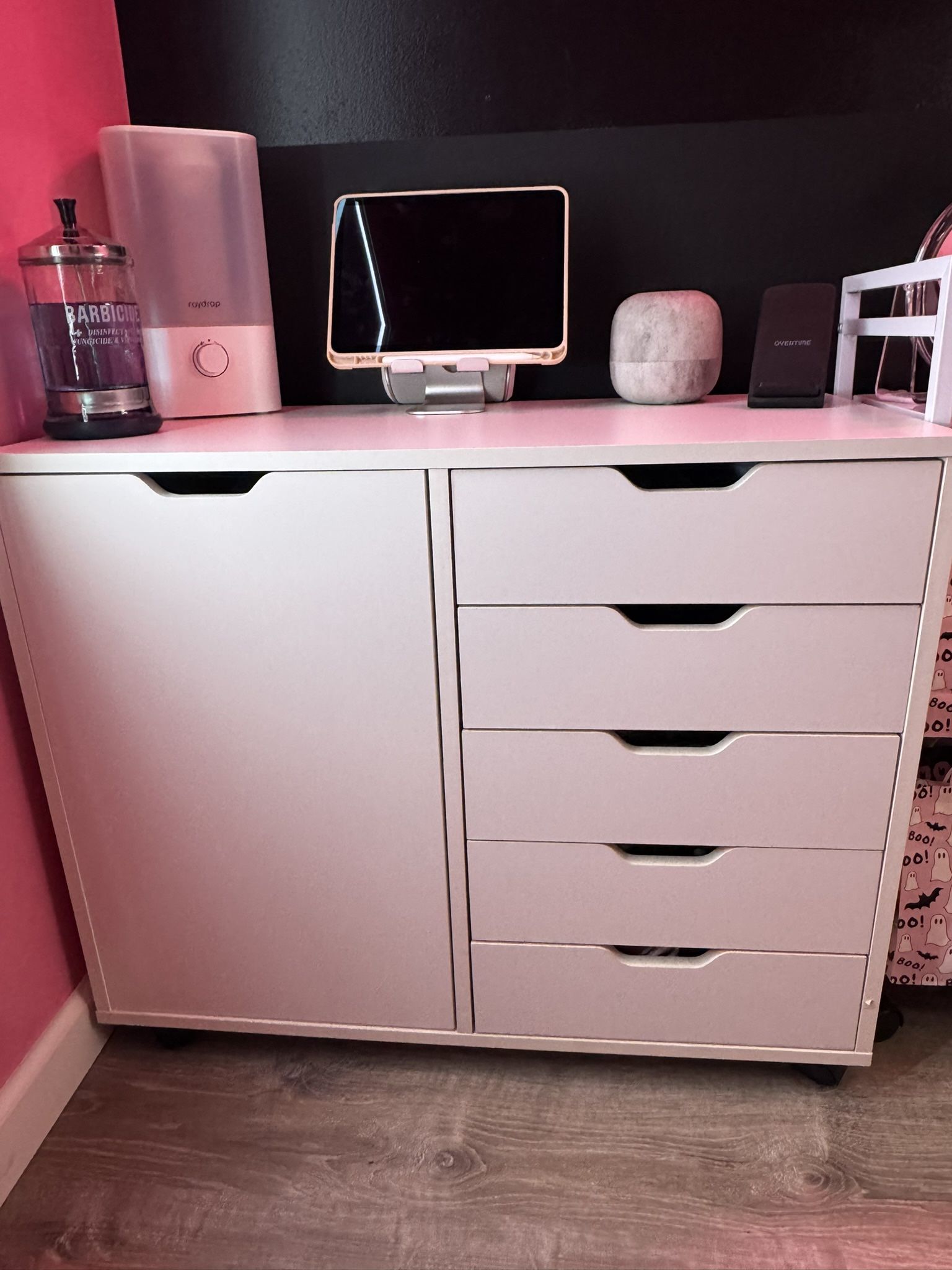 White 5 draw wood dresser