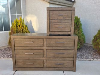 2 Piece Dresser Set (Reduced $60)