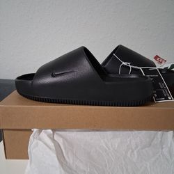 New Never Worn Nike Calm Slides Size 8/9.