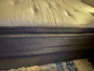 Beauty rest silver 14.75”Twin mattress w/ pillow top
