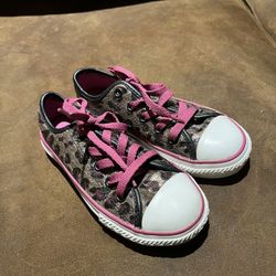 Gilrs Converse Shoes Size 12