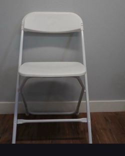 White Plastic Folding Chairs Sillas Plegables De Plastico y Mesas Tables and Chairs