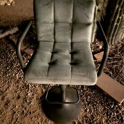 Green chair, good condition 