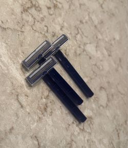 Men’s Twin Blade Compact Shaving Razors 3 Pack