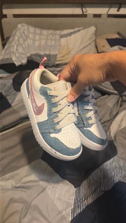 Girl shoes