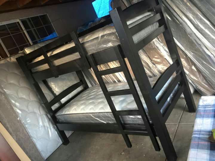 NEW BUNK BEDS WITH NEW MATTRESSES WITH DELIVERY ALL WOOD REAL WOOD GEAVY AND STURDY