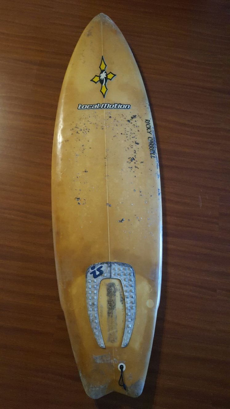 SURFBOARD, 5'8" FIBERGLASS LOCAL MOTION SURF BOARD, PERFORMANCE SHORT BOARD, WATER SPORTS