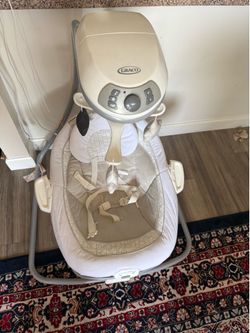 Graco DuetConnect LX Baby Swing and Portable Bouncer - Like New
