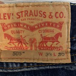 Levi 505 - W 33 L 30 dark wash jeans