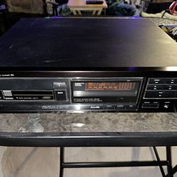 Onkyo DX-C310 CD Player With 6 Disc Magazine No Remote- **TESTED & WORKS** 