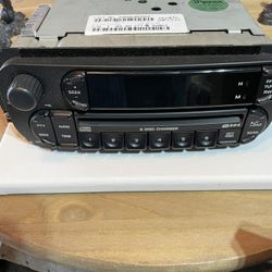 TJ Wrangker 6 Disc CD Changer/ Audio Set