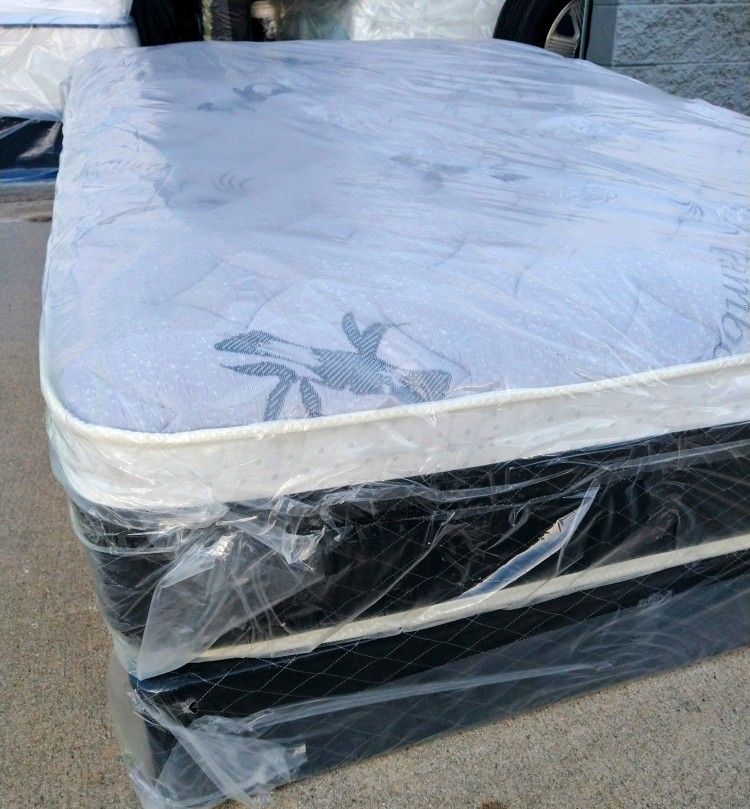 queen orthopedic bamboo pillow top mattress and box spring brand new