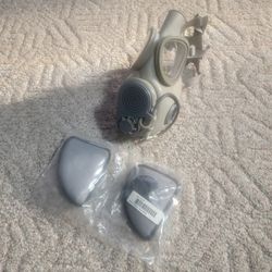 Brand New Military Gas Mask With A Set Of New Filters