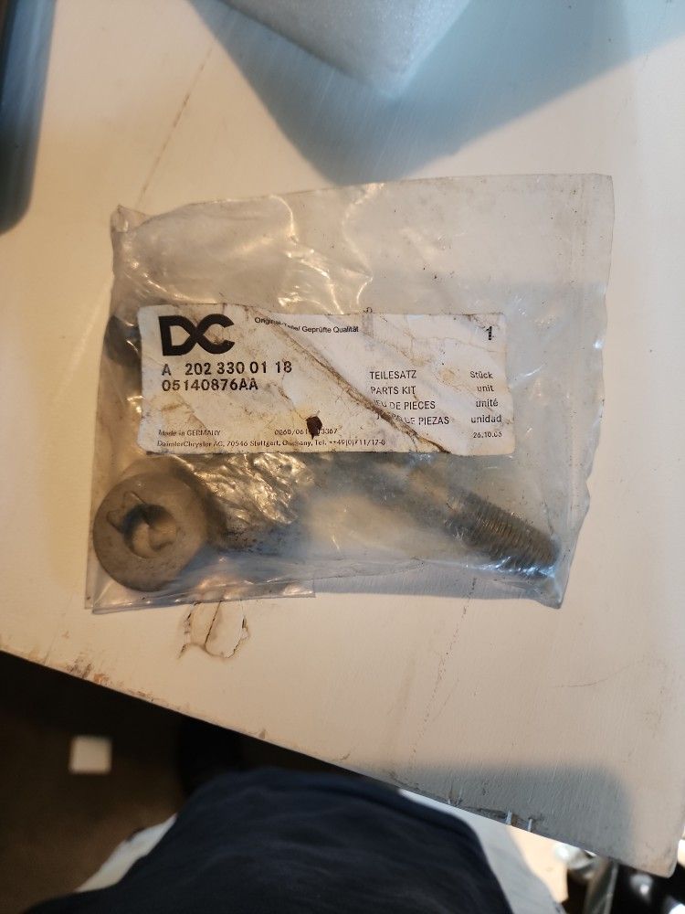 Camber Bolt Kit Mercedes-Benz CHRYSLER