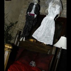 Halloween Decorations & Props