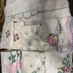 Lot Of Old Pillowcases And Table Runners Antique