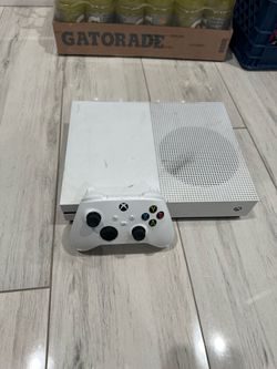 Xbox 1 With No Power Cable Including Controller