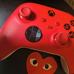 Xbox One X 1TB.with controller