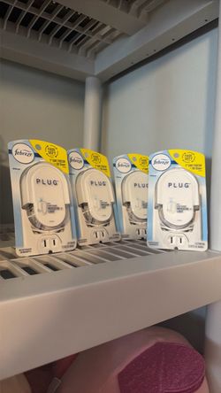 Febreze PLUG Scented Oil Warmer – 4 Pack