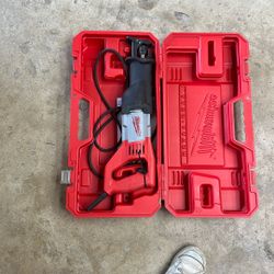 Milwaukee Heavy Duty Saw 