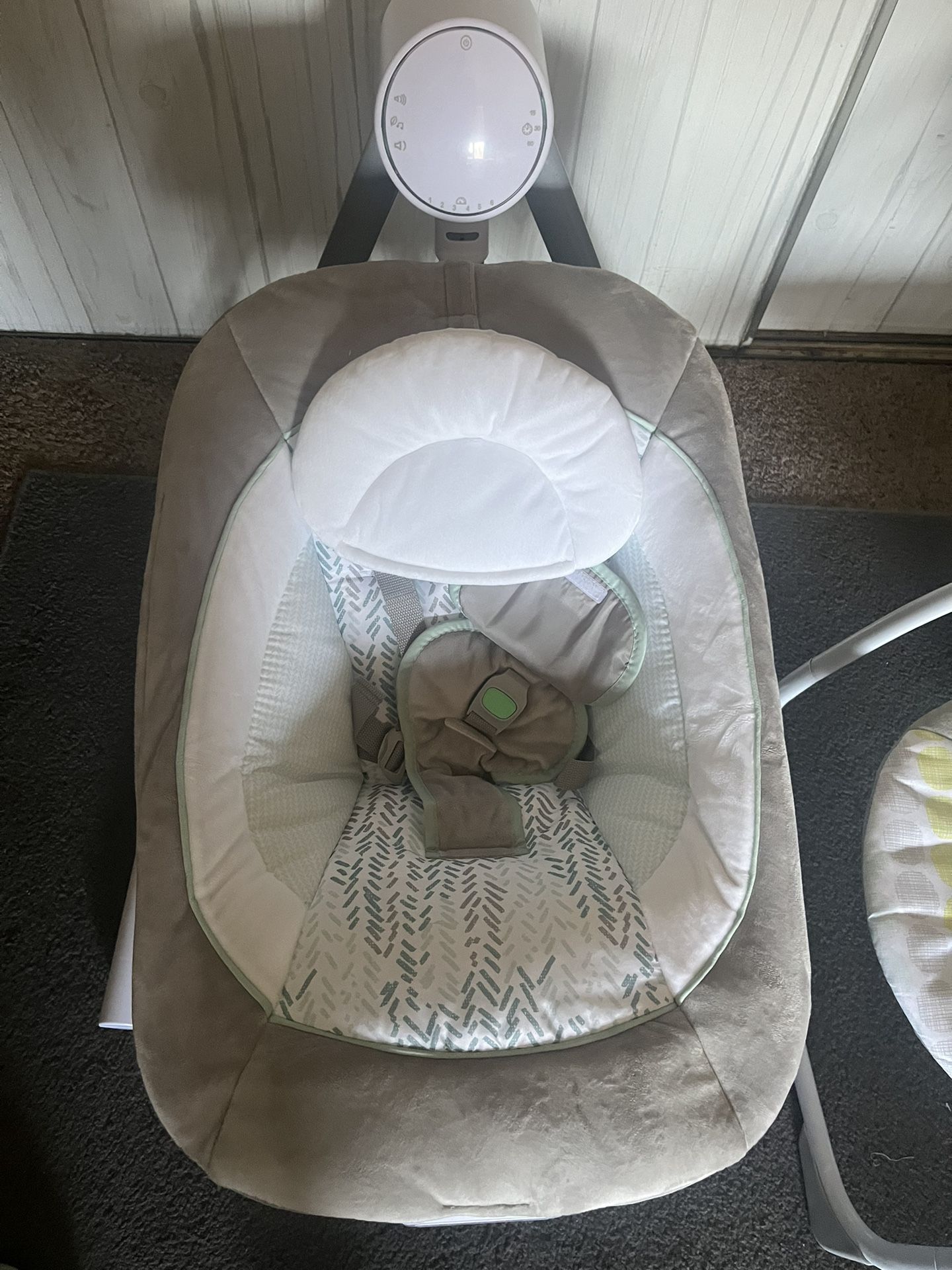 Ingenuity AnyWay Sway Multi-Direction Portable Baby Swing