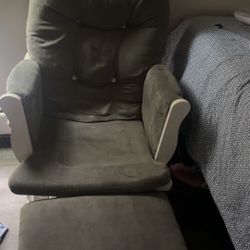 Nursery Rocking Chair With Leg Rest