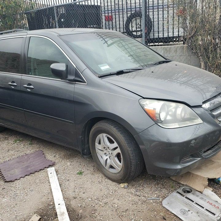 A Mitad De Precio Las Partes De Este Carro