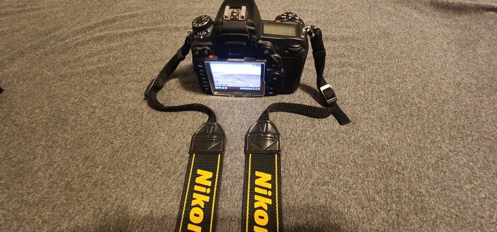 Nikon D7000 Comes With Everything 