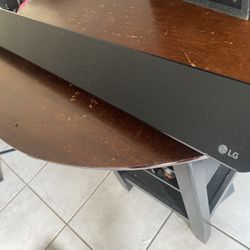 LG Soundbar with Dolby Vision / HDMI 