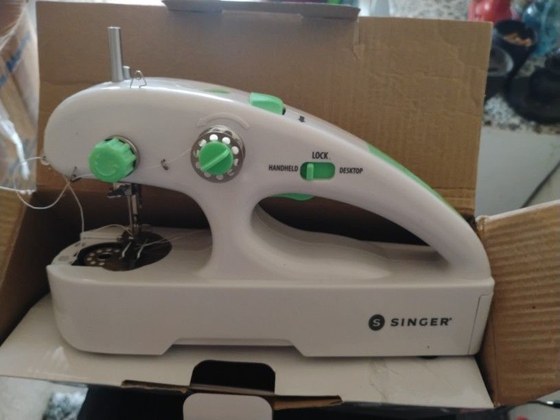 Singer Hand Held Sewing Machine