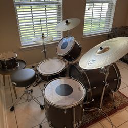 5 Piece Drum set 