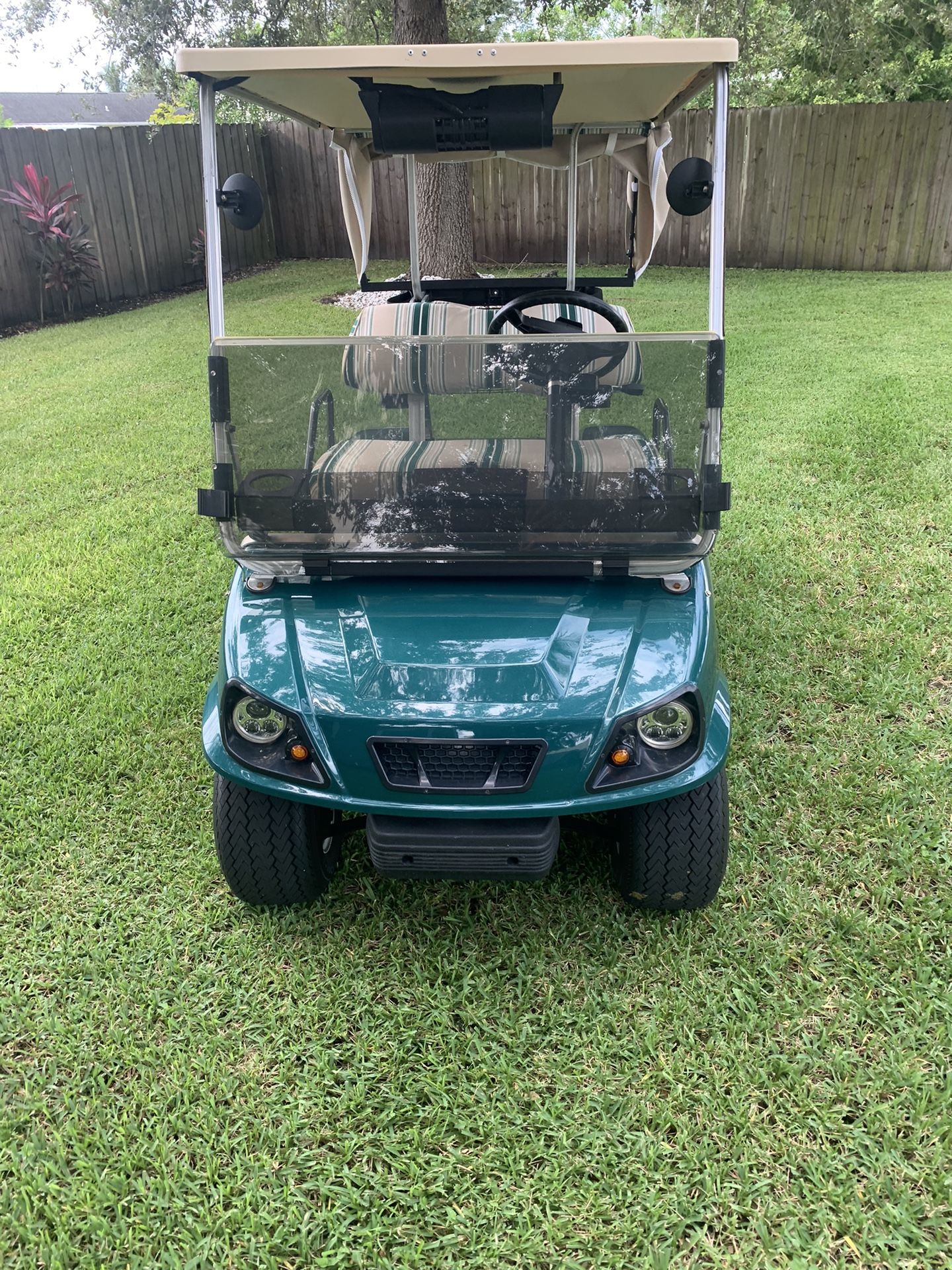 CLUB CAR. Golf Cart