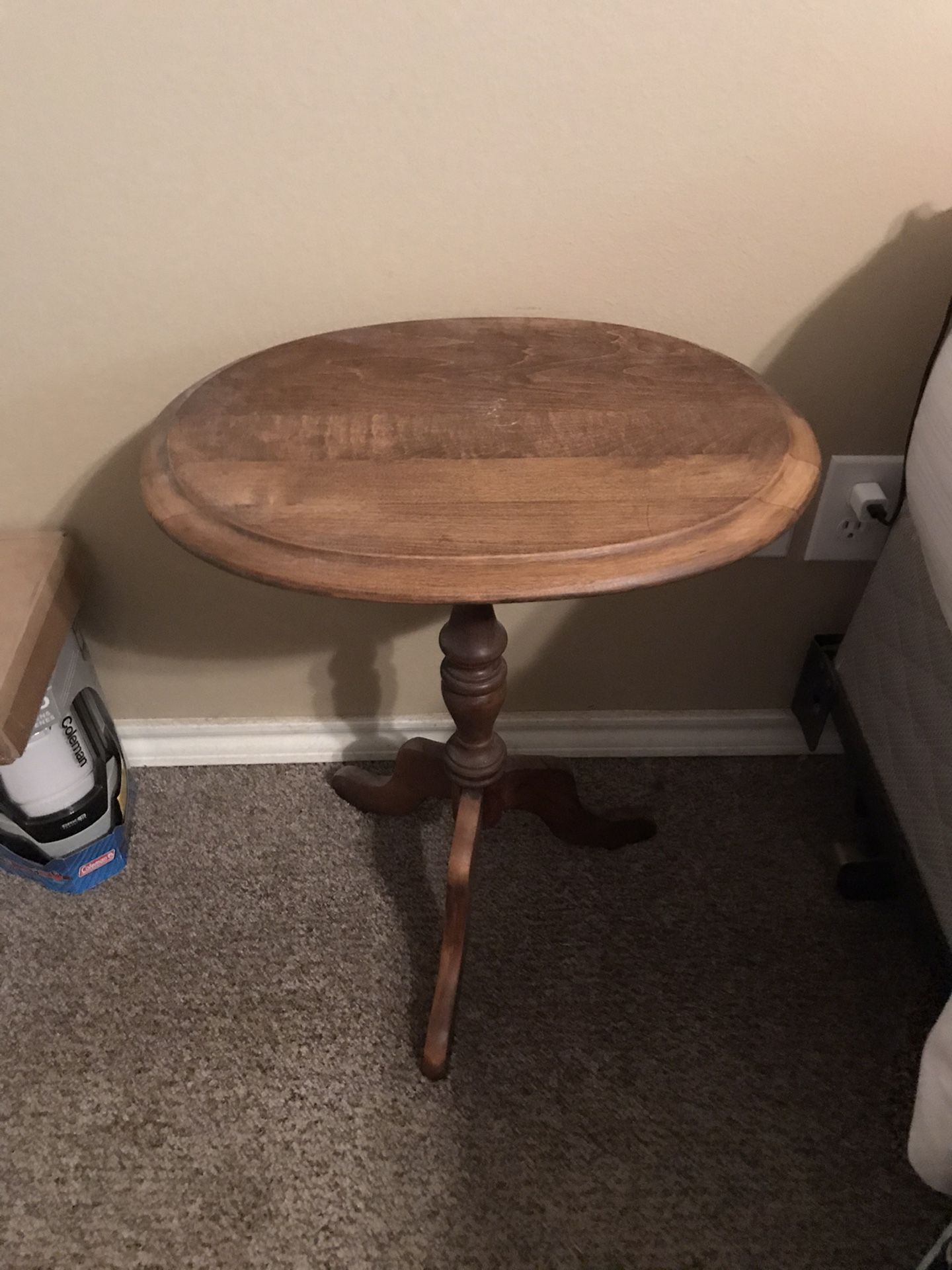 Accent table