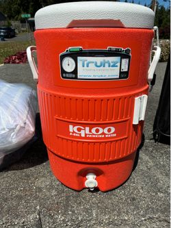 5 gallon IGLOO drink dispenser
