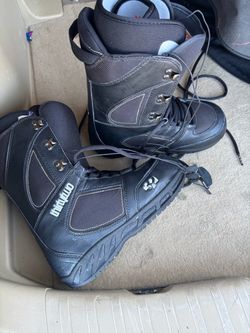 Snow boots