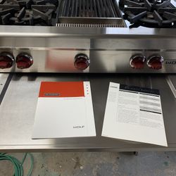 Wolf 36” Rangetop w/charbroiller & Red Knobs