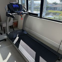 Performance 300 Treadmill 
