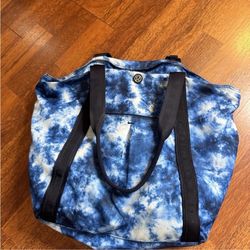Lululemon Live Free Tote  Shoulder Bag Water-Repellent Fabric TDBU Blue 20L
