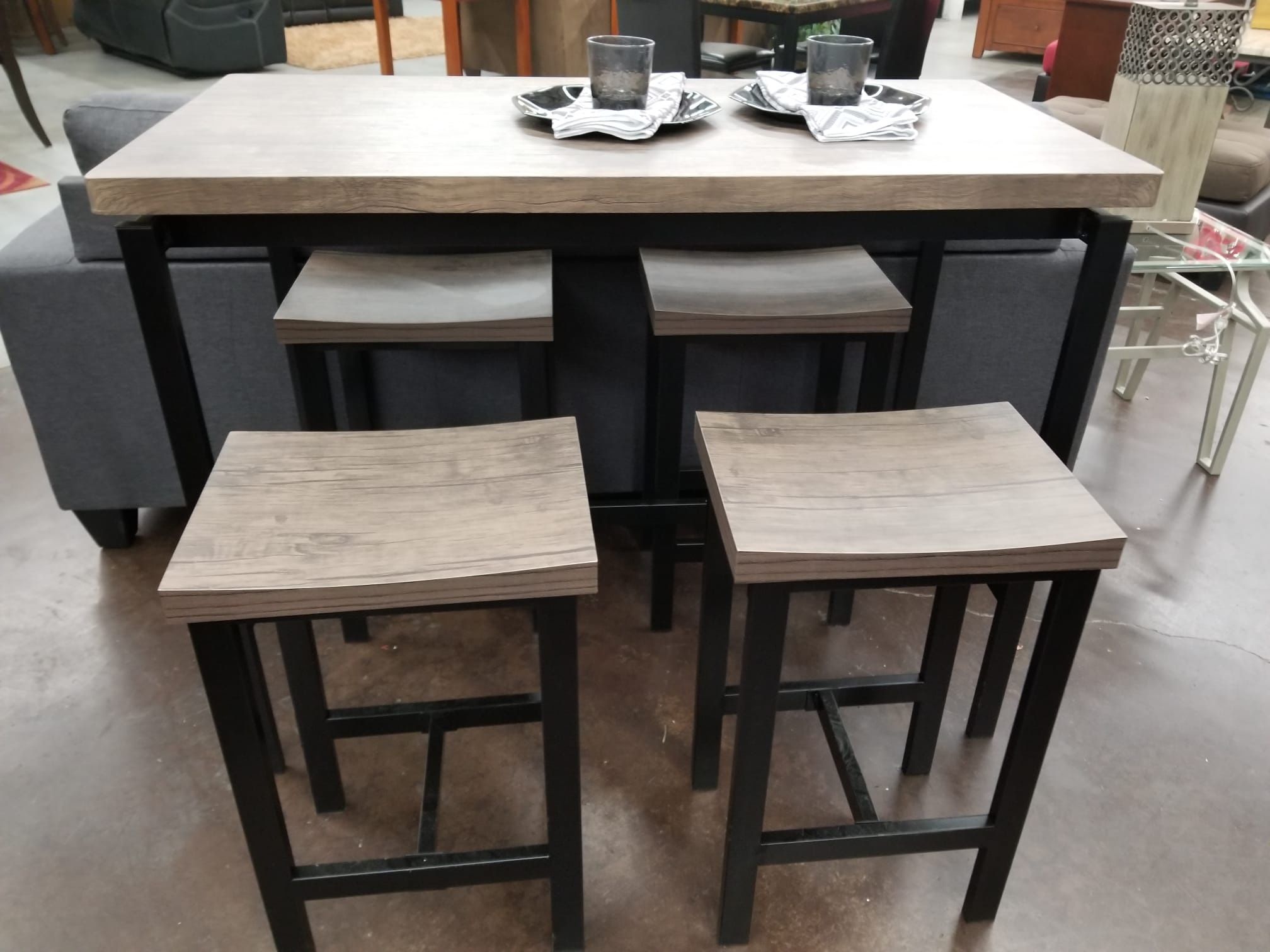 Counter Height Table With 4 Stools